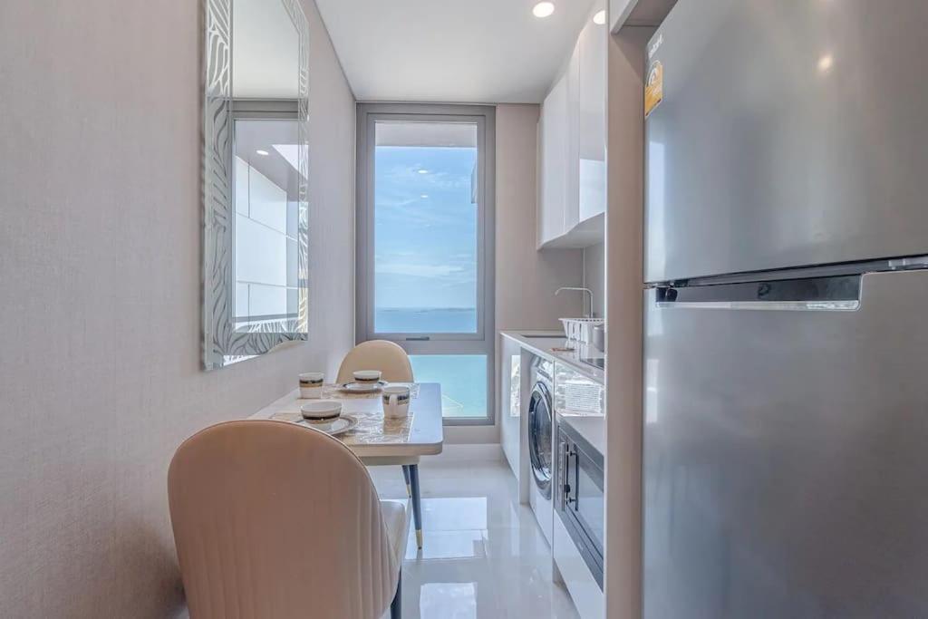 Sea View 5 Star Facilities Luxury Stay At Pattaya Pantai Jomtien Bagian luar foto